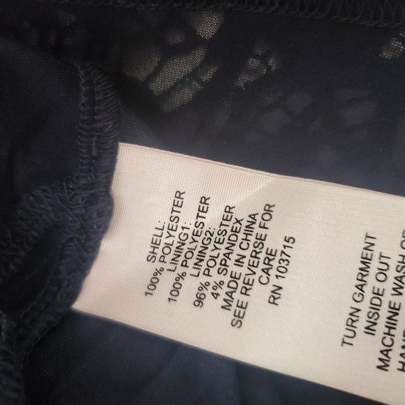 Nanette lepore black lace shell top size small - Picture 6 of 6